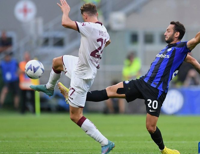 国际米兰2比2平都灵下轮夺冠在即