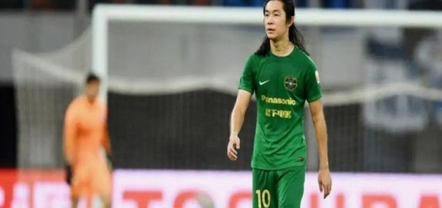 李提香挺有劲啊，跑一整场还能各个位置都看的到，还能逼抢