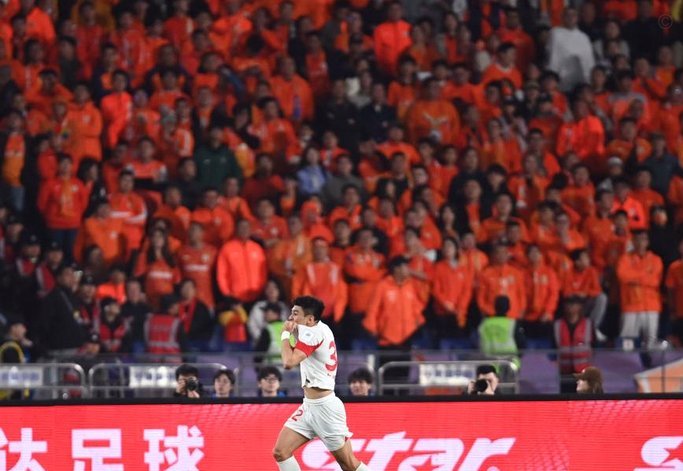 李帅反越位推射远角破门！铁人1-1海港！