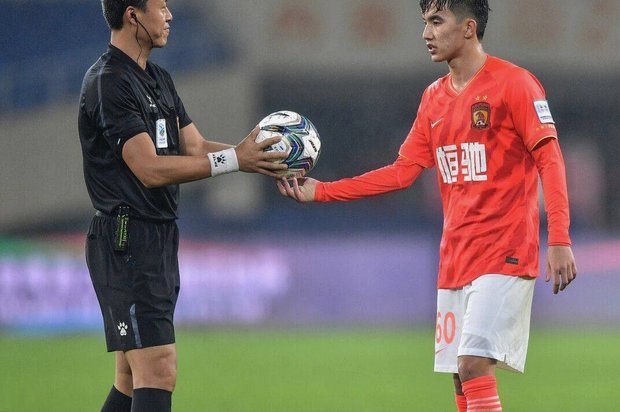 恒大足校西班牙分校U16夺冠力克马竞