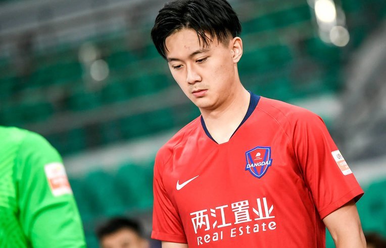 毛伟杰续约大连英博  力争未来六年