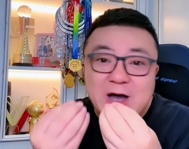 董秘说董路没说过小球员坏话，那我们来看看董路是怎么夸王钰栋的
