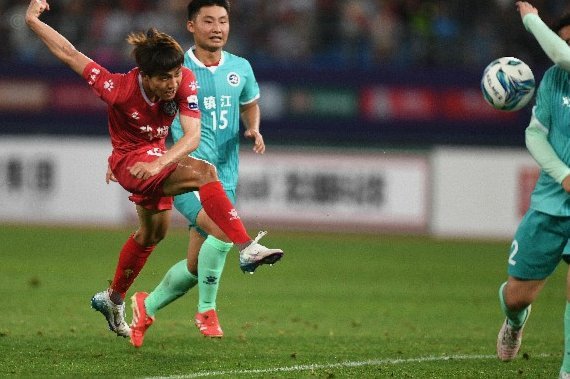 世界波！肖陈亚远射破门，镇江1-1