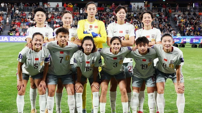 邵佳一谈国足：4后卫更主动，5后卫需谨慎